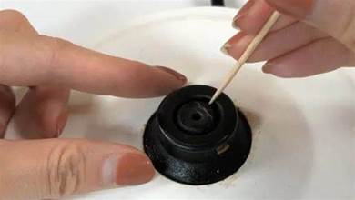 電熱水壺光通電不加熱，1根牙籤就能解決，燒熱水省電又快速